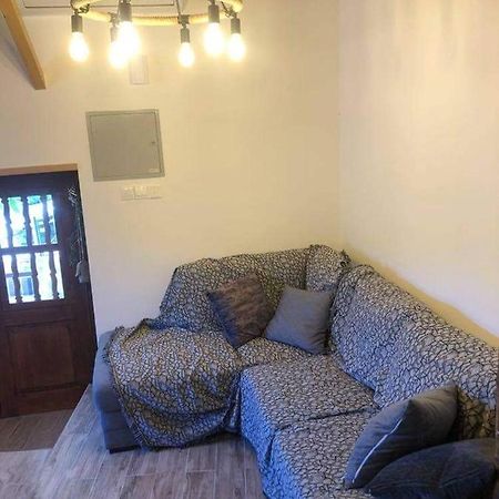 To Spiti Tou Faliari Platanistasa Dış mekan fotoğraf